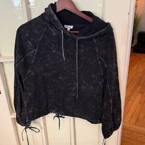 splendid 100% cotton washed black cropped hoodie